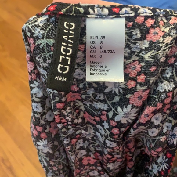 Flower pattern romper - Picture 3 of 3